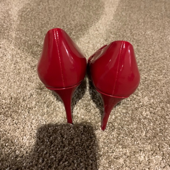 Heels - Picture 3 of 3